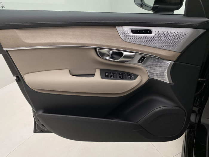 Volvo XC90 B5 AWD AUT BRIGHT PLUS na operativní leasing