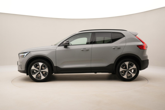 Volvo XC40 B3 AUT DARK PLUS na operativní leasing