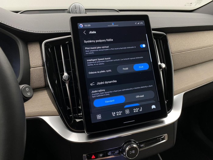 Volvo XC90 B5 AWD AUT BRIGHT PLUS na operativní leasing