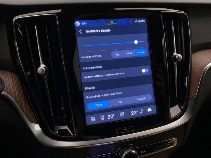 Volvo V60 T6 AWD Plug-in BRIGHT PLUS na operativní leasing