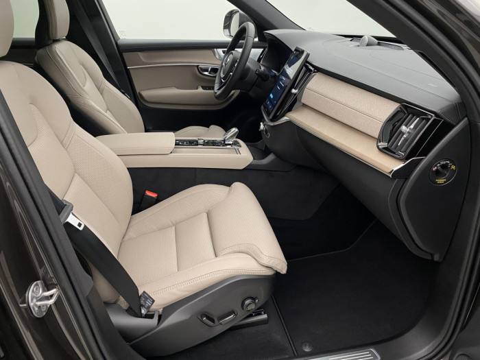 Volvo XC90 T8 AWD RECHARGE BRIGHT PLUS 7m na operativní leasing