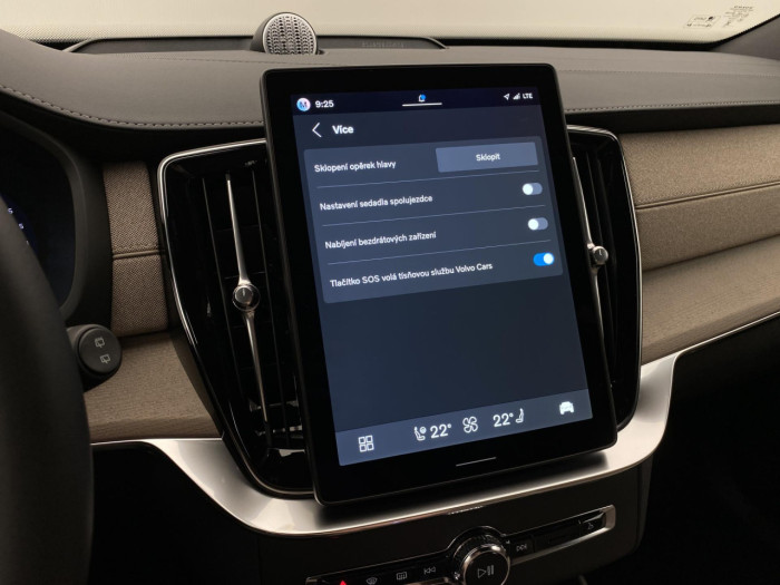 Volvo XC90 B5 AWD AUT DARK PLUS na operativní leasing