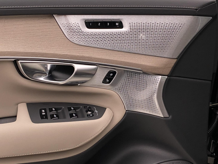 Volvo XC90 B5 AWD AUT BRIGHT PLUS na operativní leasing