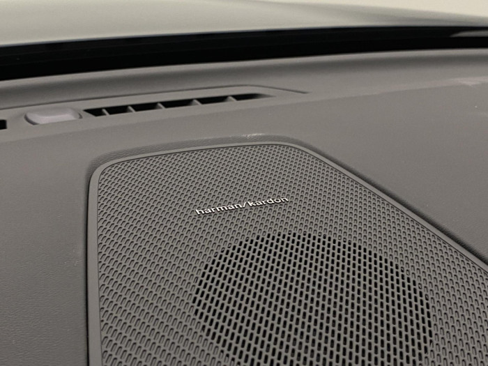 Volvo XC60 T6 AWD AUT PLUS BLACK EDITION na operativní leasing