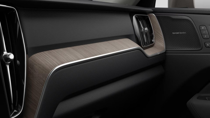 Volvo XC60 B5 AWD AUT BRIGHT PLUS na operativní leasing