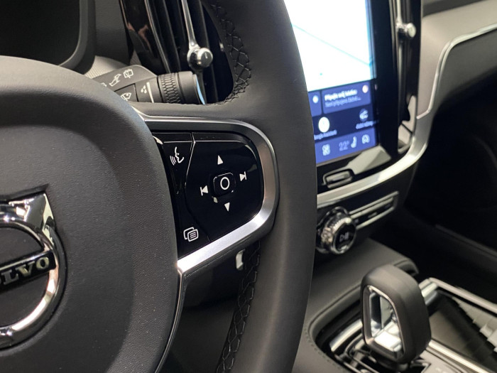 Volvo V60 T6 AWD Plug-in BRIGHT PLUS na operativní leasing