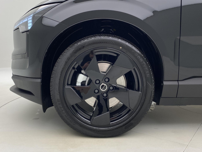 Volvo EX30 BLACK EDITION P5 ELETRIC PLUS na operativní leasing