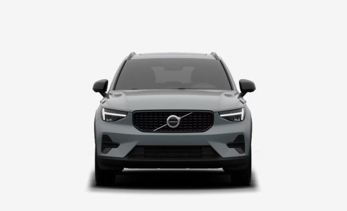 Volvo XC40 B3 AUT DARK PLUS na operativní leasing