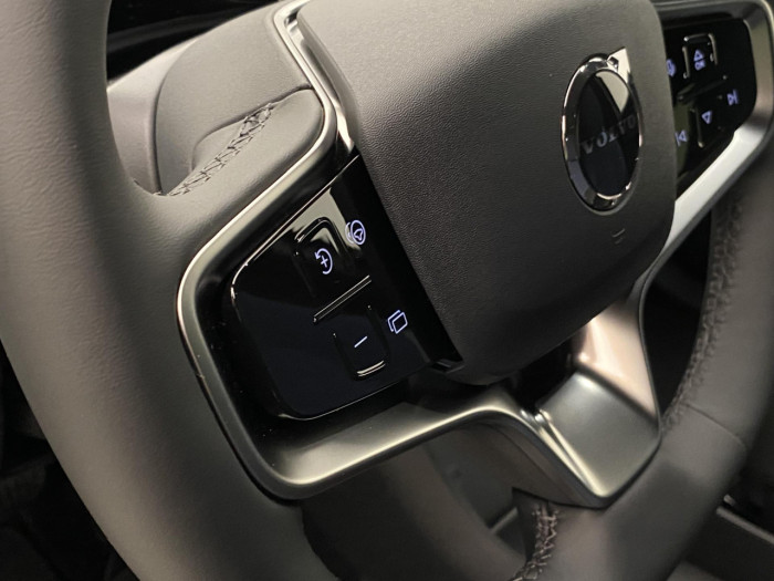 Volvo EX30 BLACK EDITION P5 ELETRIC PLUS na operativní leasing
