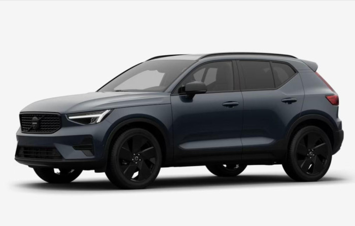 Volvo XC40 B3 AUT PLUS BLACK EDITION na operativní leasing