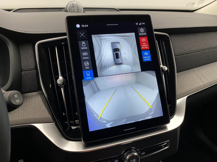 Volvo XC90 T8 AWD RECHARGE BRIGHT PLUS 7m na operativní leasing