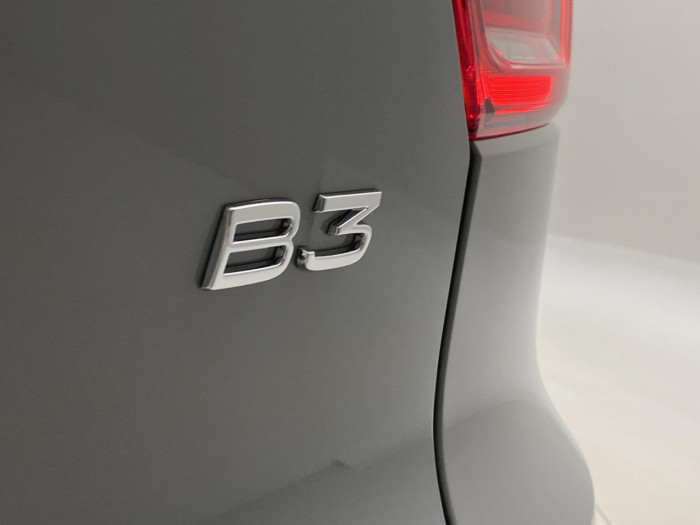 Volvo XC40 B3 AUT DARK PLUS na operativní leasing