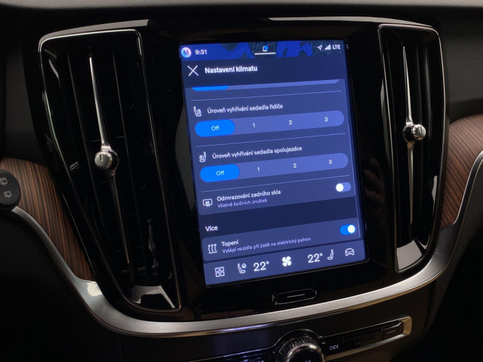 Volvo V60 T6 AWD Plug-in BRIGHT PLUS na operativní leasing