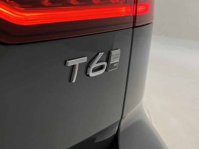 Volvo V60 T6 AWD Plug-in BRIGHT PLUS na operativní leasing