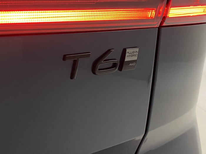 Volvo XC60 T6 AWD AUT PLUS BLACK EDITION na operativní leasing