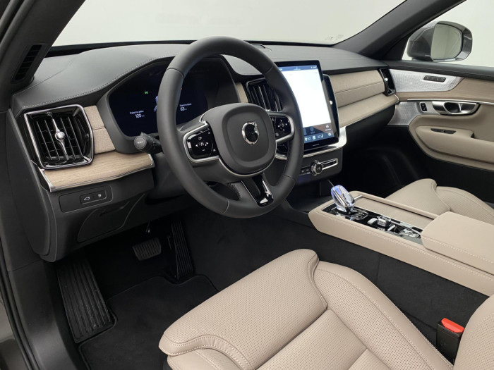 Volvo XC90 T8 AWD RECHARGE BRIGHT PLUS 7m na operativní leasing