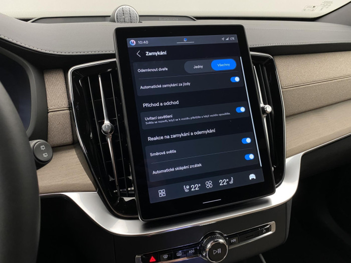 Volvo XC90 B5 AWD AUT BRIGHT PLUS na operativní leasing