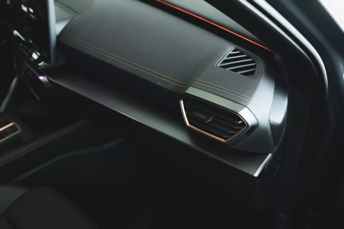 CUPRA Nový CUPRA Formentor VZ e-HYBRID e-HYBRID 130 kW automat Fiord modrá e-HYBRID na operativní leasing