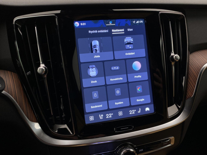 Volvo V60 T6 AWD Plug-in BRIGHT PLUS na operativní leasing