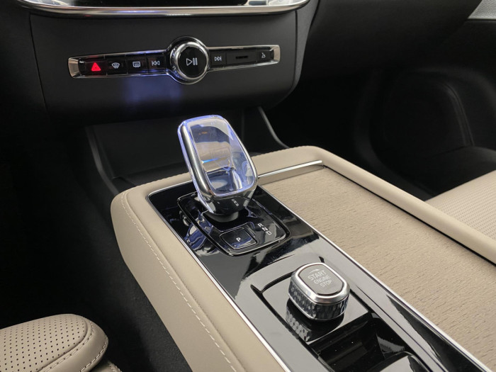 Volvo XC90 B5 AWD AUT BRIGHT PLUS na operativní leasing