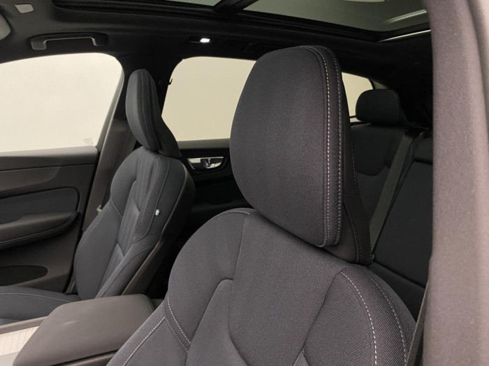 Volvo XC60 T6 AWD AUT DARK PLUS na operativní leasing