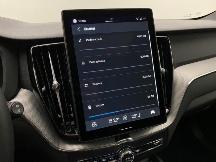 Volvo XC60 T6 AWD AUT PLUS BLACK EDITION na operativní leasing