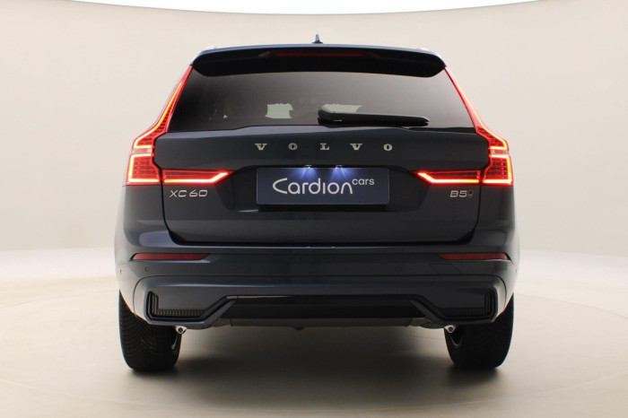 Volvo XC60 B5 AWD AUT DARK PLUS na operativní leasing