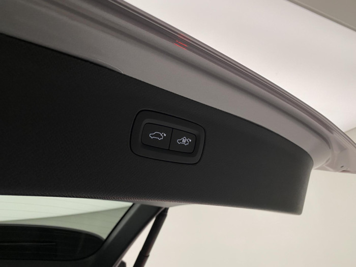 Volvo XC90 T8 AWD RECHARGE BRIGHT PLUS 7m na operativní leasing