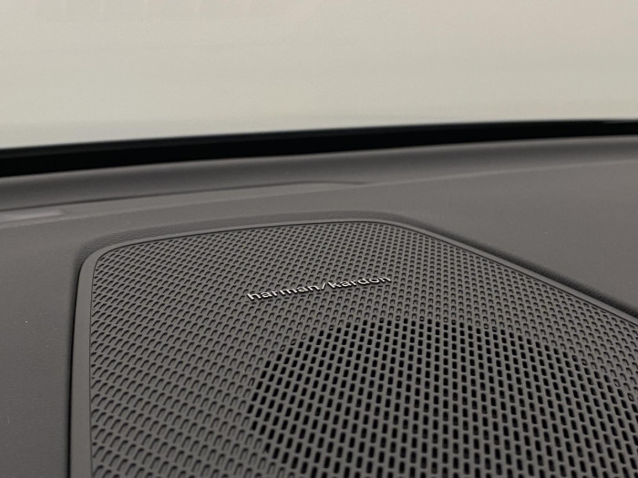 Volvo XC60 T6 AWD AUT DARK PLUS na operativní leasing