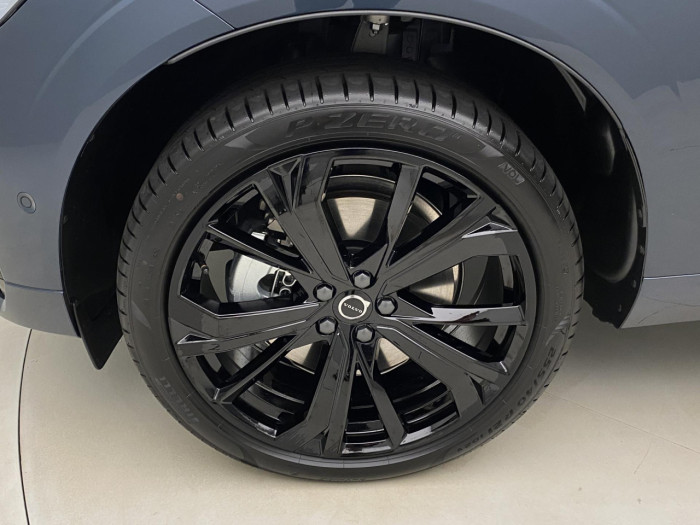 Volvo XC60 T6 AWD AUT PLUS BLACK EDITION na operativní leasing