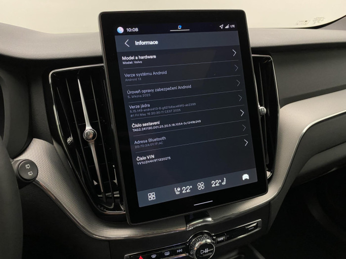 Volvo XC60 T6 AWD AUT PLUS BLACK EDITION na operativní leasing