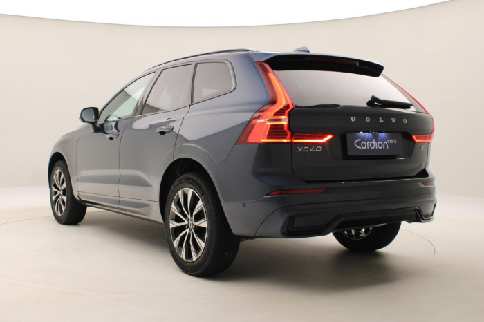 Volvo XC60 B5 AWD AUT DARK PLUS na operativní leasing