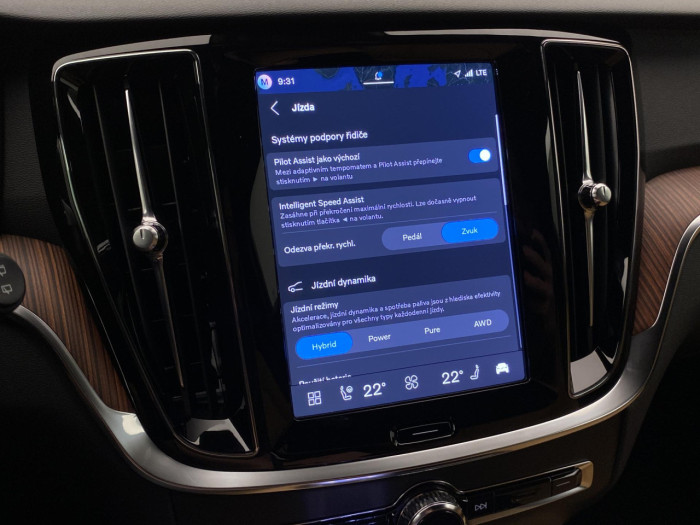 Volvo V60 T6 AWD Plug-in BRIGHT PLUS na operativní leasing