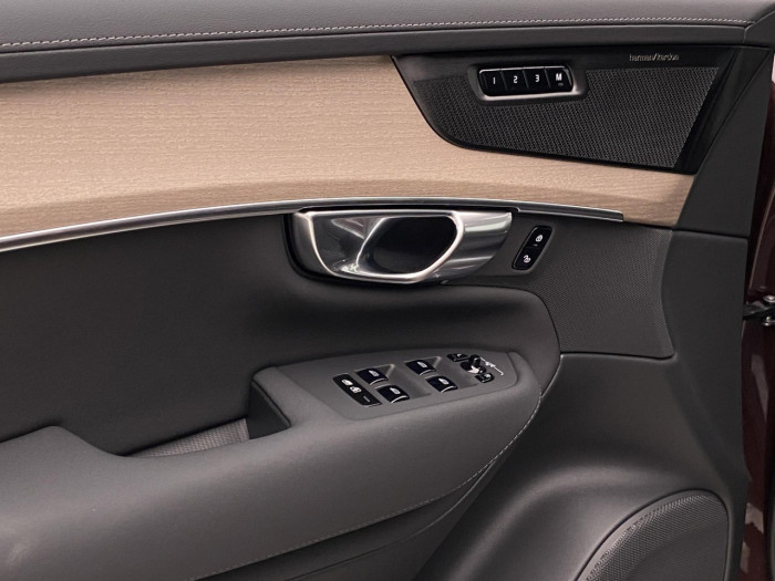 Volvo XC90 T8 AWD RECHARGE BRIGHT PLUS 7m na operativní leasing