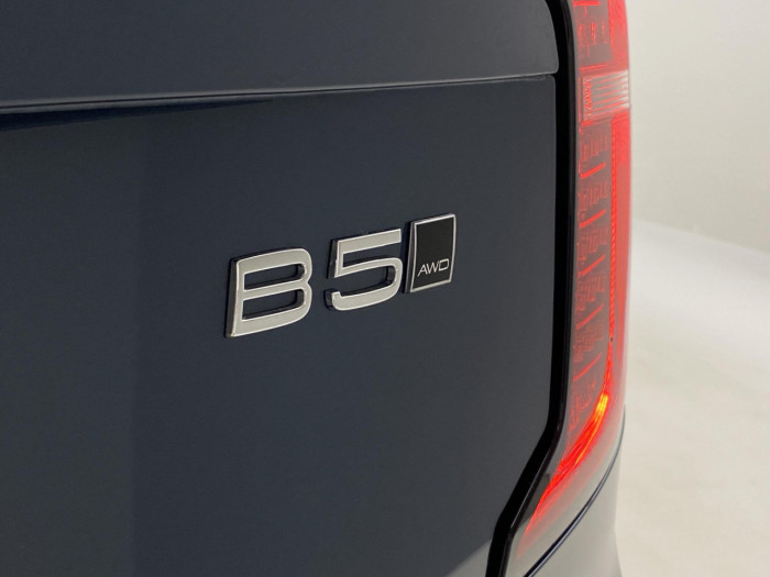 Volvo XC90 B5 AWD AUT DARK PLUS na operativní leasing