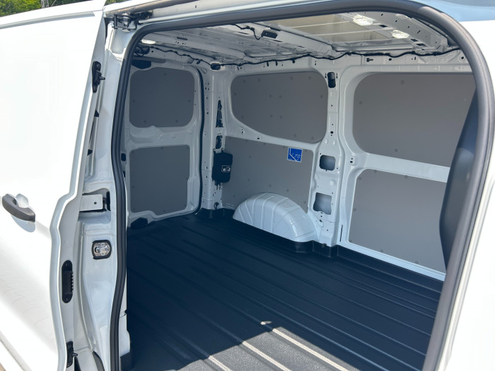 Custom 64kWh 100kW Trend 340 L1H1 na operativní leasing