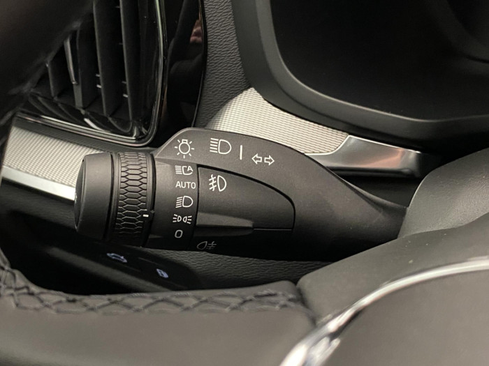 Volvo V60 T6 AWD Plug-in BRIGHT PLUS na operativní leasing