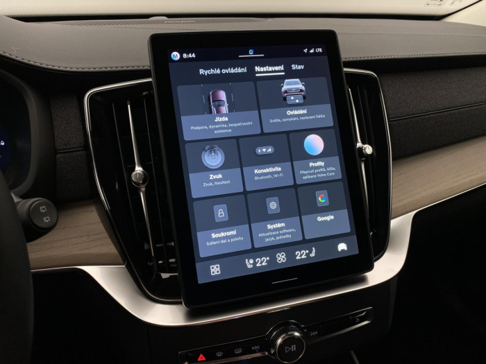 Volvo XC90 T8 AWD RECHARGE BRIGHT PLUS 7m na operativní leasing