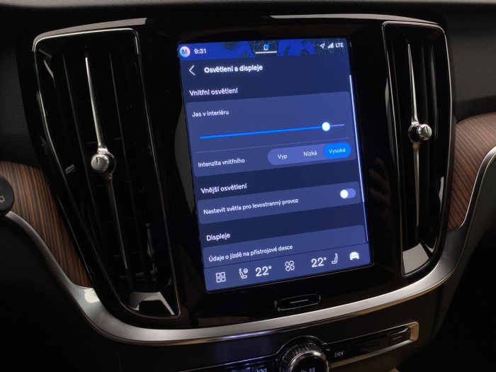 Volvo V60 T6 AWD Plug-in BRIGHT PLUS na operativní leasing