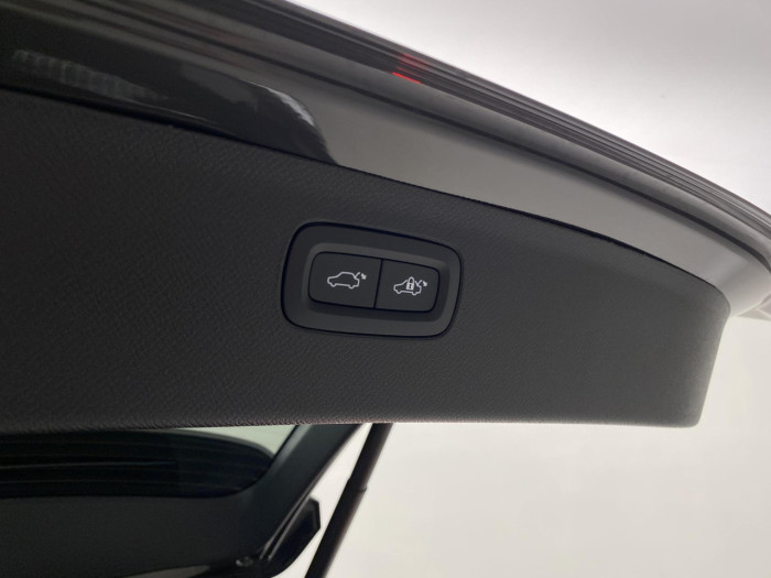 Volvo XC90 T8 AWD RECHARGE BRIGHT PLUS 7m na operativní leasing