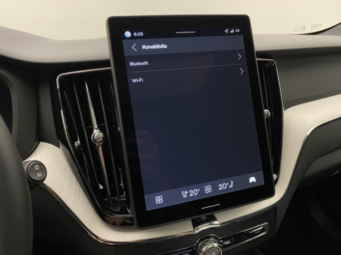 Volvo XC60 T6 AWD AUT DARK PLUS na operativní leasing