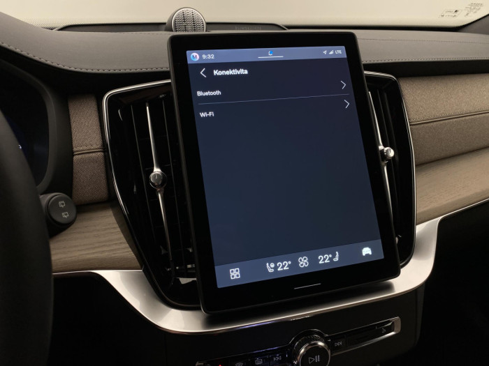 Volvo XC90 T8 AWD RECHARGE BRIGHT PLUS 7m na operativní leasing