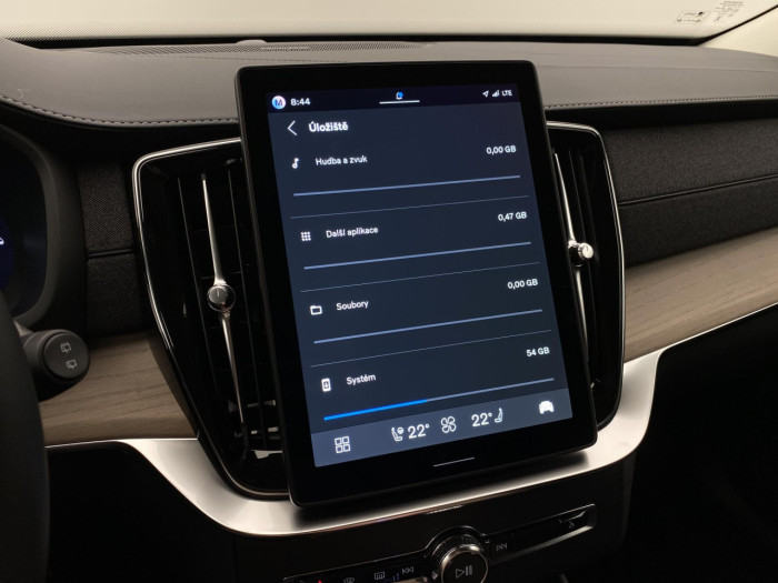 Volvo XC90 T8 AWD RECHARGE BRIGHT PLUS 7m na operativní leasing