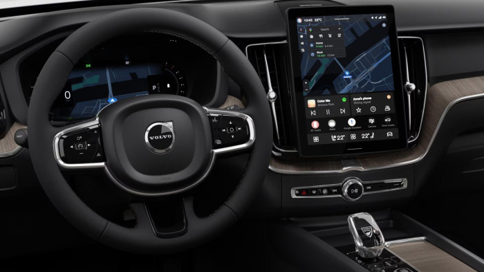 Volvo XC60 B5 AWD AUT BRIGHT PLUS na operativní leasing