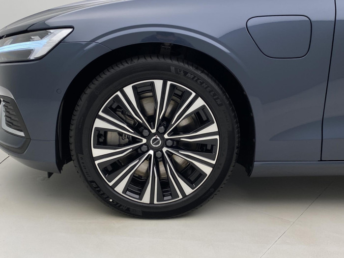 Volvo V60 T6 AWD Plug-in BRIGHT PLUS na operativní leasing