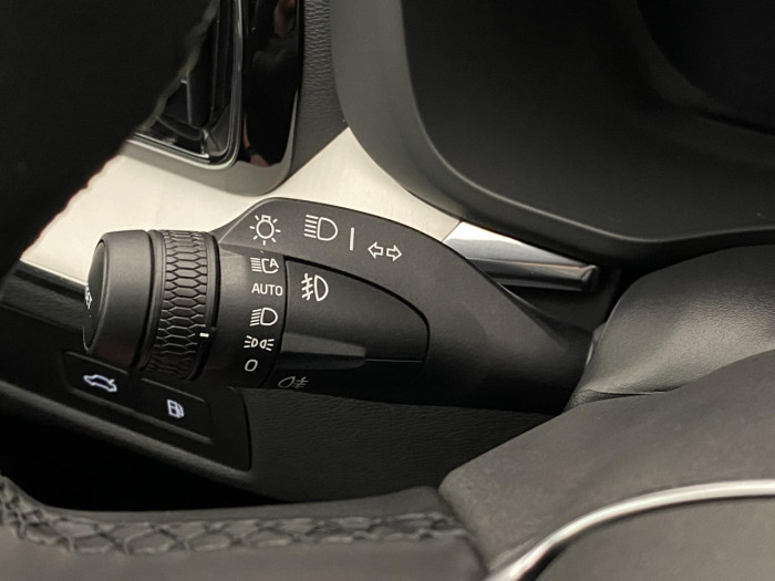 Volvo XC60 T6 AWD AUT DARK PLUS na operativní leasing