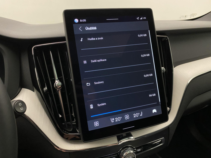 Volvo XC60 T6 AWD AUT DARK PLUS na operativní leasing