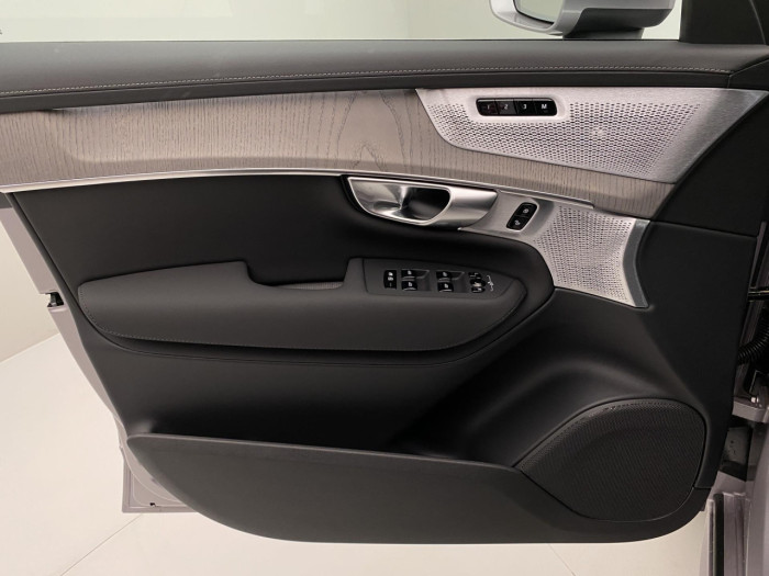 Volvo XC90 T8 AWD RECHARGE BRIGHT PLUS 7m na operativní leasing