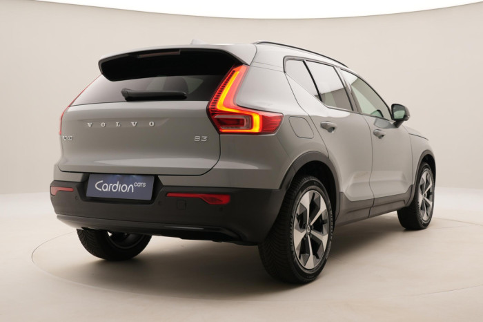 Volvo XC40 B3 AUT DARK PLUS na operativní leasing