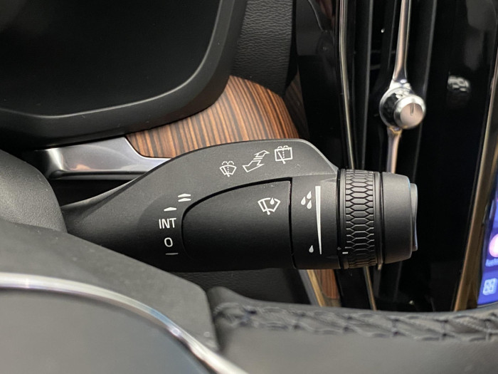 Volvo V60 T6 AWD Plug-in BRIGHT PLUS na operativní leasing